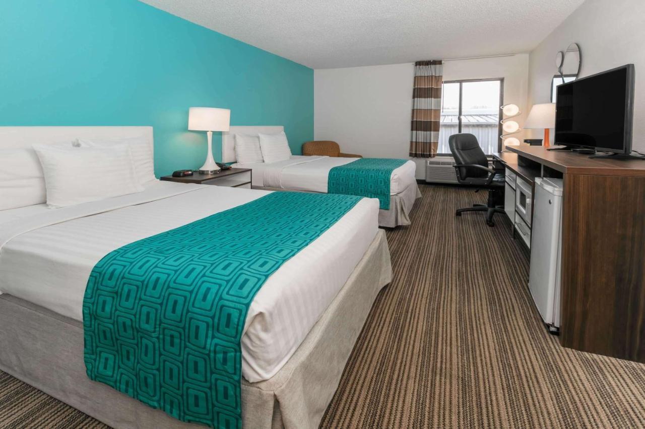 Howard Johnson By Wyndham Scott Lafayette Экстерьер фото