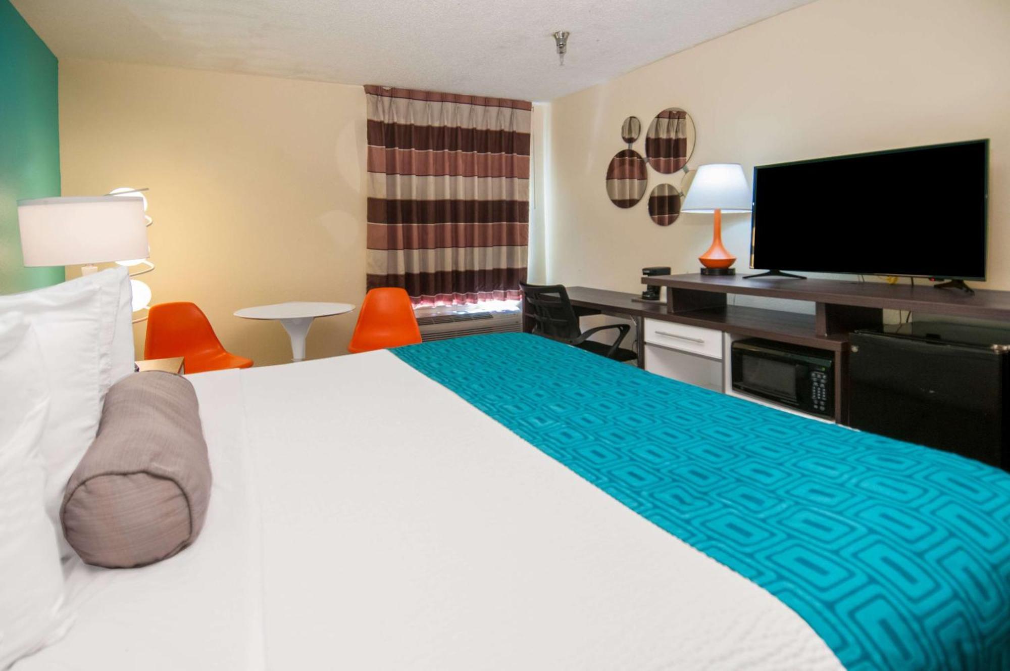 Howard Johnson By Wyndham Scott Lafayette Экстерьер фото