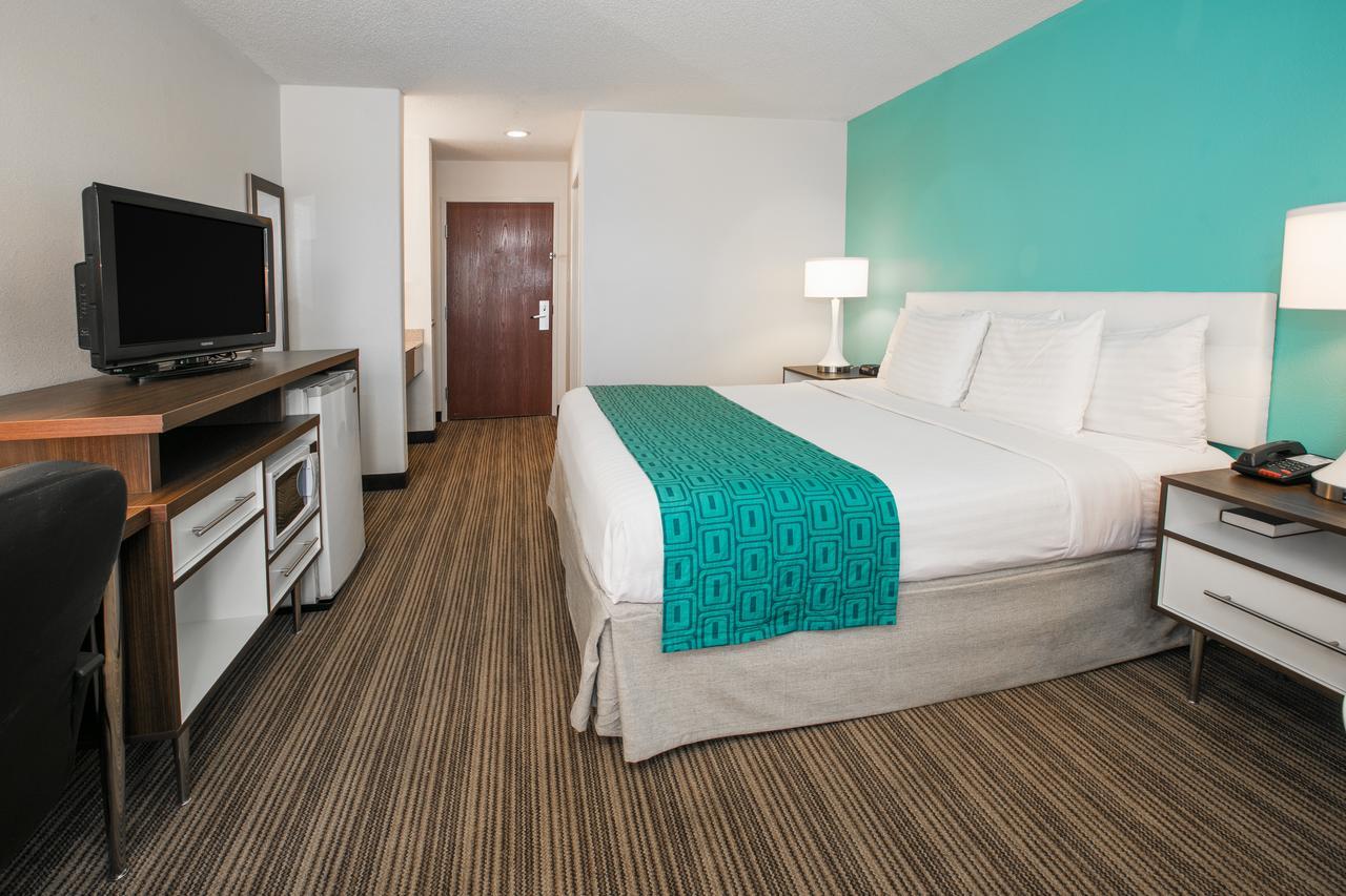 Howard Johnson By Wyndham Scott Lafayette Экстерьер фото