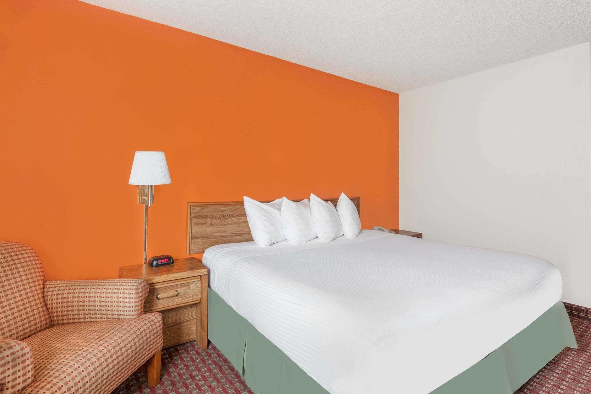 Howard Johnson By Wyndham Scott Lafayette Экстерьер фото