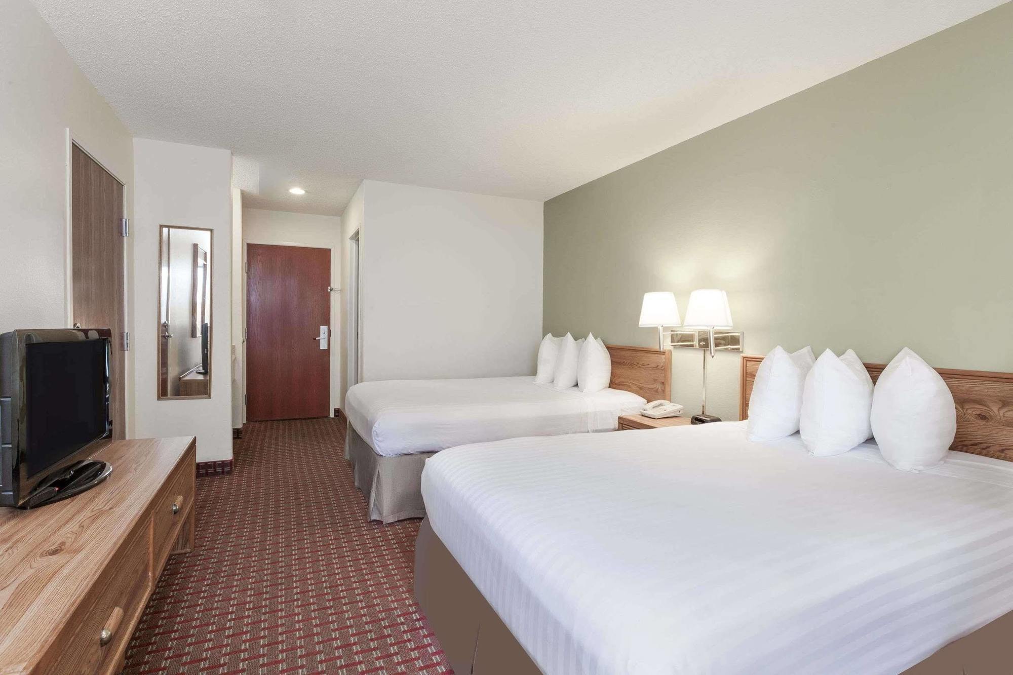 Howard Johnson By Wyndham Scott Lafayette Экстерьер фото