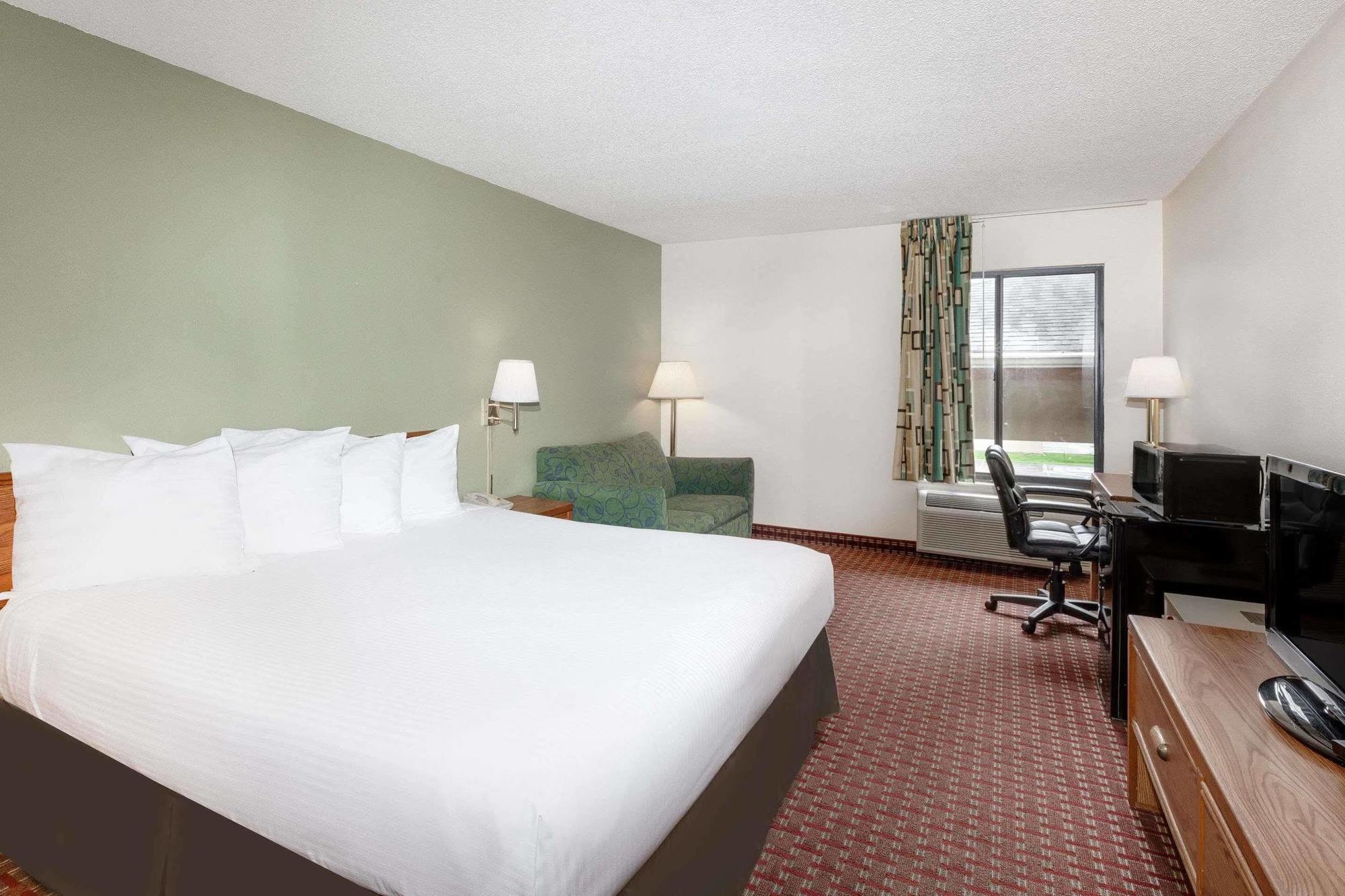 Howard Johnson By Wyndham Scott Lafayette Экстерьер фото